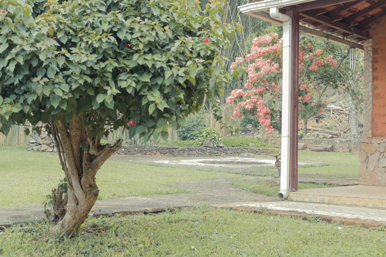 Em Tiradentes, Minas Gerais, Casa Tipica E Espacosa Em Terreno Arborizado Eksteriør billede
