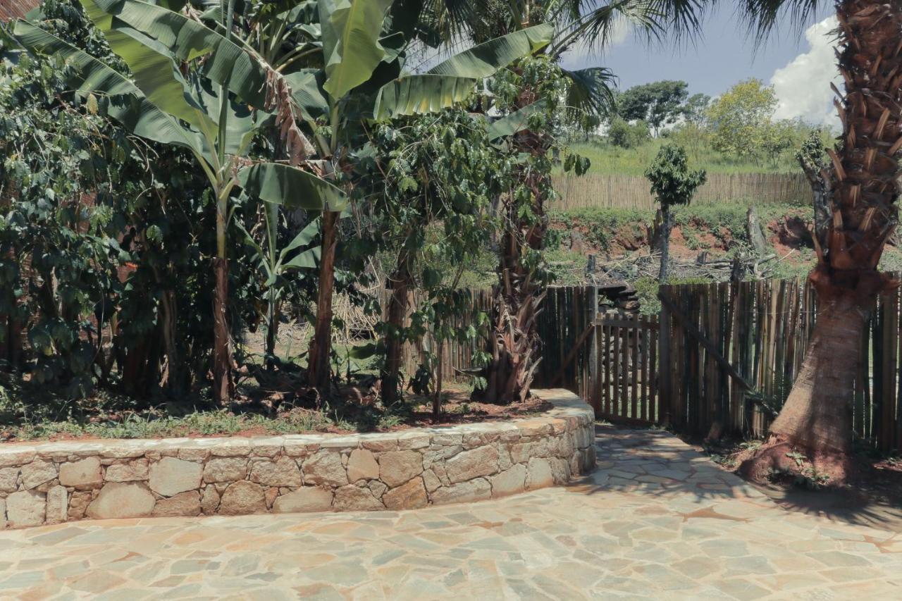 Em Tiradentes, Minas Gerais, Casa Tipica E Espacosa Em Terreno Arborizado Eksteriør billede